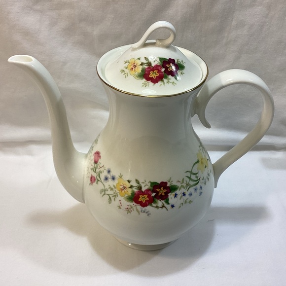 ROYAL ALBERT “SPRING MORNING” COFFEE POT LIKE-NEW - Picture 2 of 11